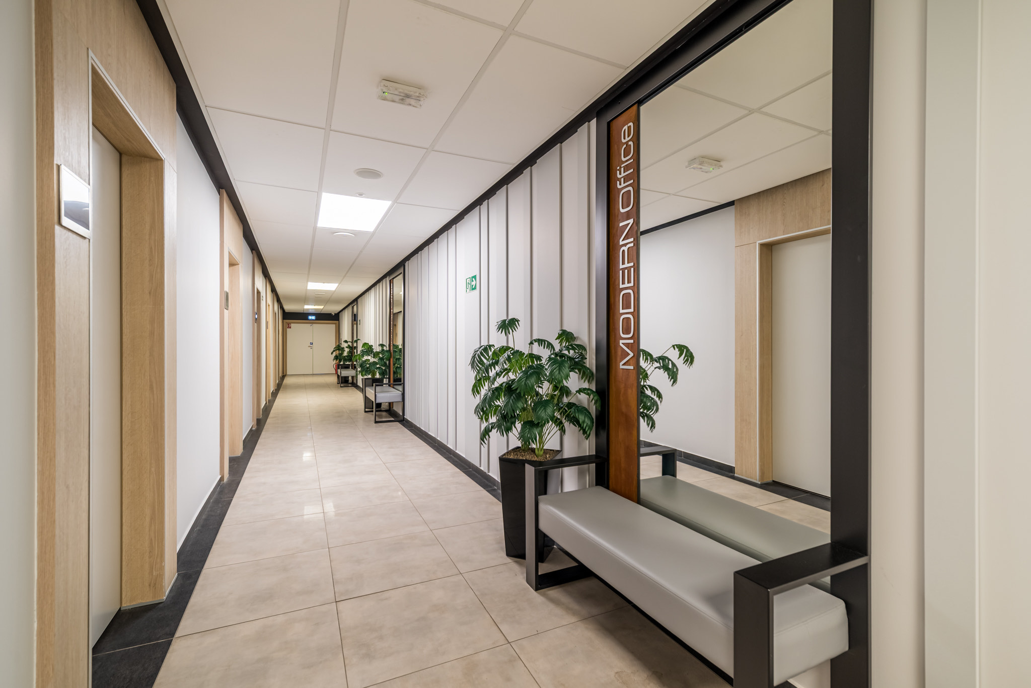 Korytarz części biurowej Modern Office